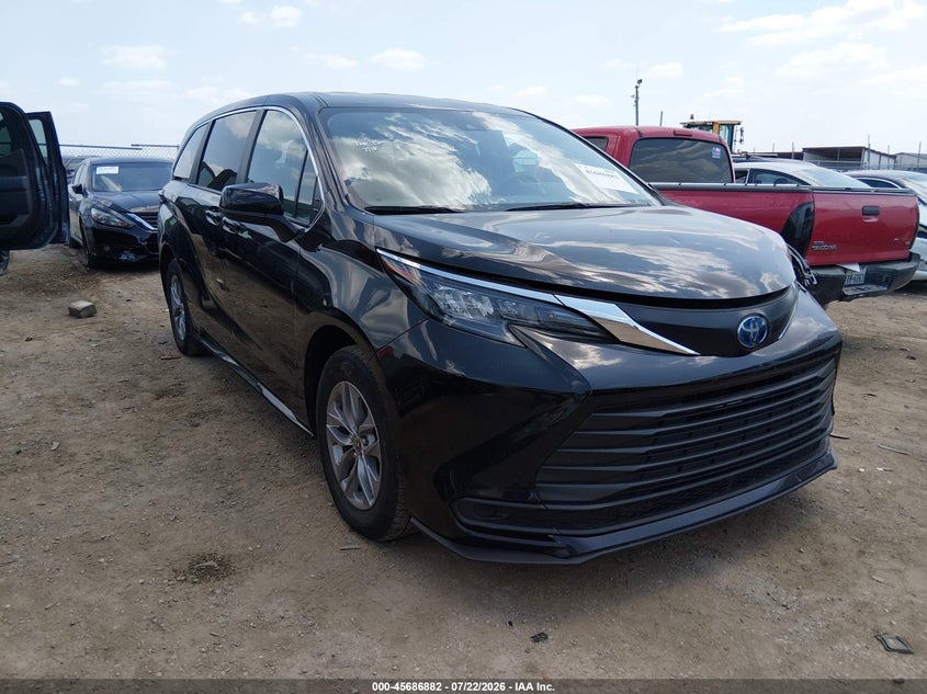 2025 Toyota Sienna VIN 5TDKRKEC7SS226873 IAAI salvage auction — LEFT FRONT, Salvage Title, sold $14,600 on 2026-07-28 (photo 1)