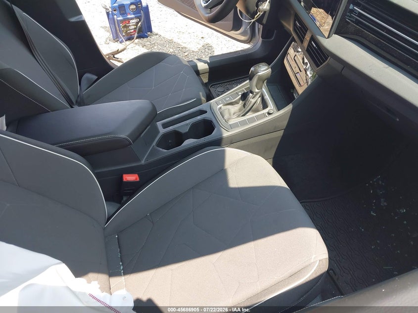 2026 Volkswagen Jetta VIN 3VWBW7BU8TM039384 IAAI salvage auction — SIDE, Salvage Title, sold $7,300 on 2026-08-22 (photo 5)