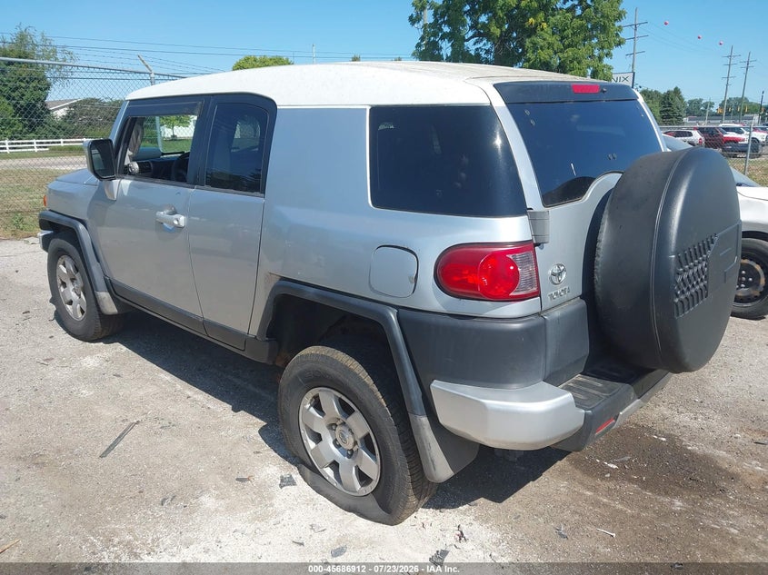 2007 Toyota Fj cruiser VIN JTEBU11F170046206 IAAI salvage auction — NORMAL WEAR, Clear (Michigan), sold $3,550 on 2026-08-01 (photo 3)