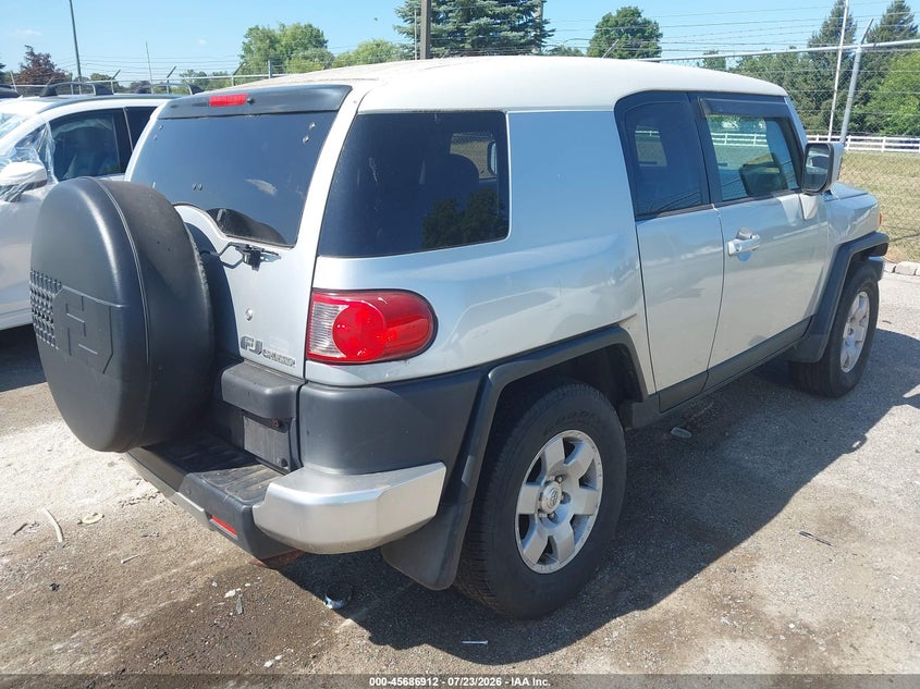 2007 Toyota Fj cruiser VIN JTEBU11F170046206 IAAI salvage auction — NORMAL WEAR, Clear (Michigan), sold $3,550 on 2026-08-01 (photo 4)
