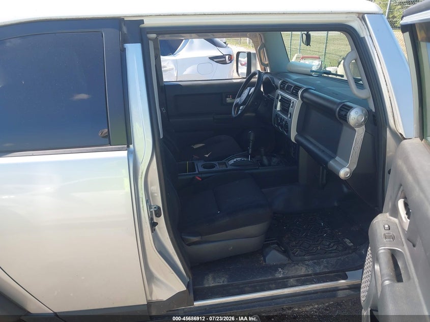 2007 Toyota Fj cruiser VIN JTEBU11F170046206 IAAI salvage auction — NORMAL WEAR, Clear (Michigan), sold $3,550 on 2026-08-01 (photo 5)