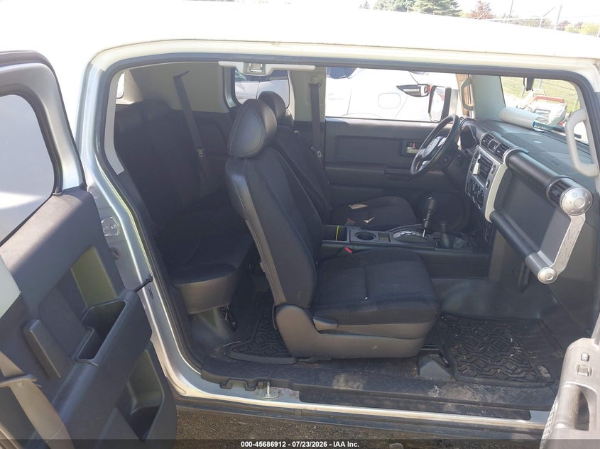 2007 Toyota Fj cruiser VIN JTEBU11F170046206 IAAI salvage auction — NORMAL WEAR, Clear (Michigan), sold $3,550 on 2026-08-01 (photo 8)