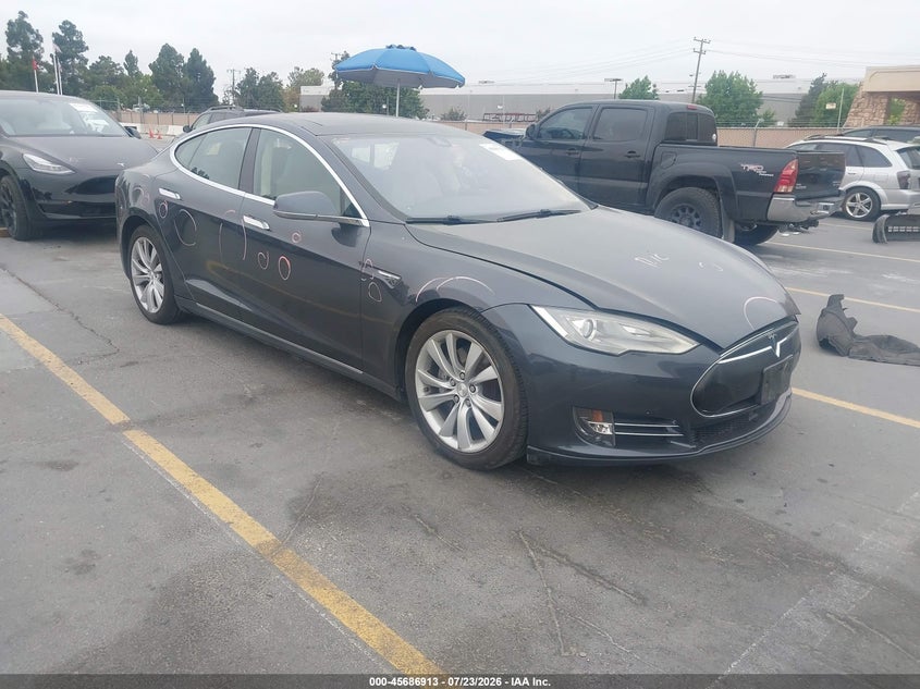 2014 Tesla Model s VIN 5YJSA1H17EFP62257 IAAI salvage auction — LEFT REAR, Wait Title, sold $2,450 on 2026-08-03 (photo 1)