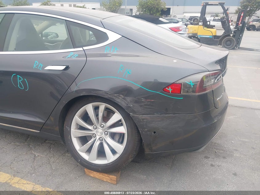 2014 Tesla Model s VIN 5YJSA1H17EFP62257 IAAI salvage auction — LEFT REAR, Wait Title, sold $2,450 on 2026-08-03 (photo 6)