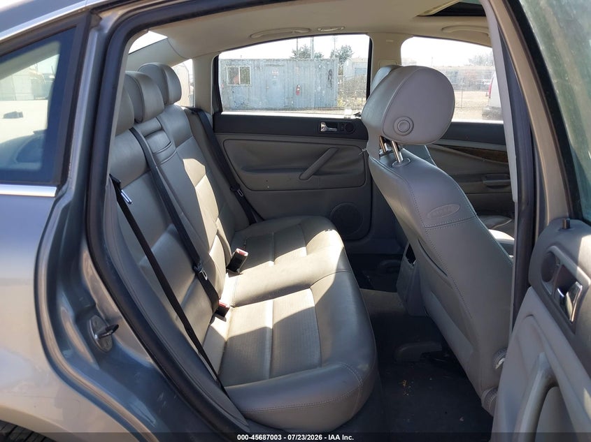2004 Volkswagen Passat VIN WVWPD63B34P249778 IAAI salvage auction — NORMAL WEAR, Clear - Public Restricted (Oregon), sold $175 on 2026-08-03 (photo 8)