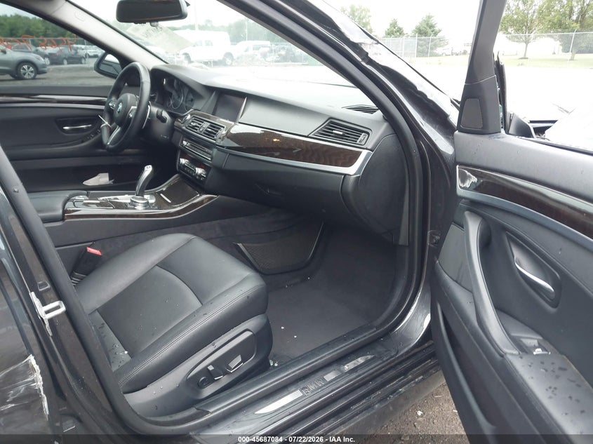 2015 BMW 5er VIN WBA5B3C5XFD545467 IAAI salvage auction — LEFT & RIGHT, Salvage Title, sold $50 on 2026-08-15 (photo 5)