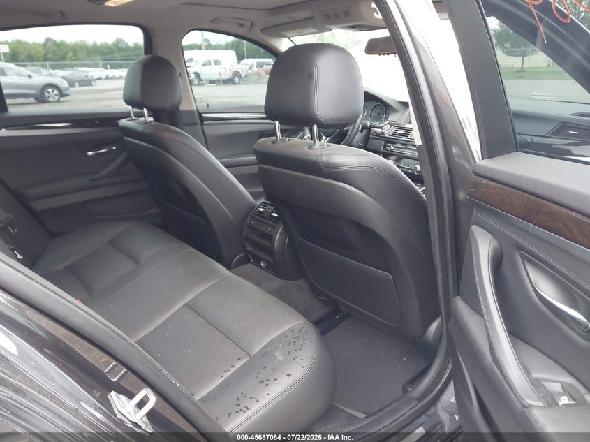 2015 BMW 5er VIN WBA5B3C5XFD545467 IAAI salvage auction — LEFT & RIGHT, Salvage Title, sold $50 on 2026-08-15 (photo 8)