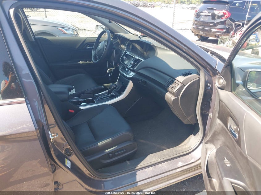 2015 Honda Accord VIN 1HGCR3F87FA019389 IAAI salvage auction — FRONT END, Clear (Massachusetts), sold $2,850 on 2026-07-29 (photo 5)