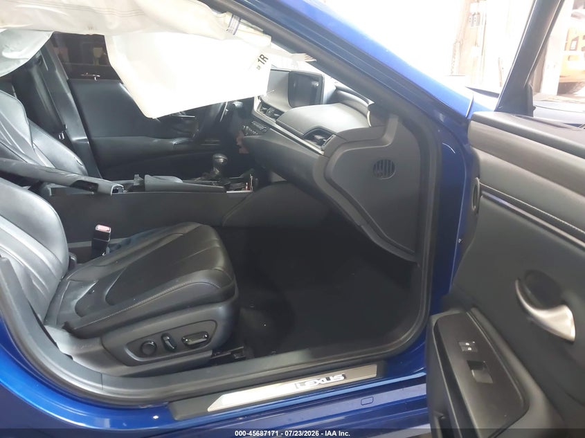 2019 Lexus ES VIN 58ABZ1B11KU021577 IAAI salvage auction — REAR END, Salvage Title, sold $11,900 on 2026-09-16 (photo 5)