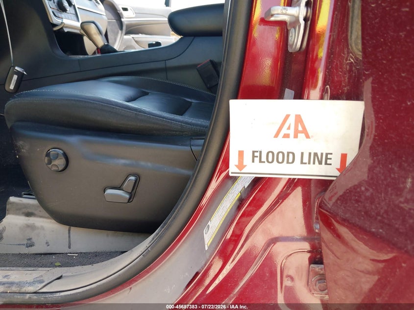2017 Jeep Grand cherokee VIN 1C4RJFBG4HC787871 IAAI salvage auction — WATER/FLOOD, Wait Title, sold $4,900 on 2026-08-23 (photo 6)