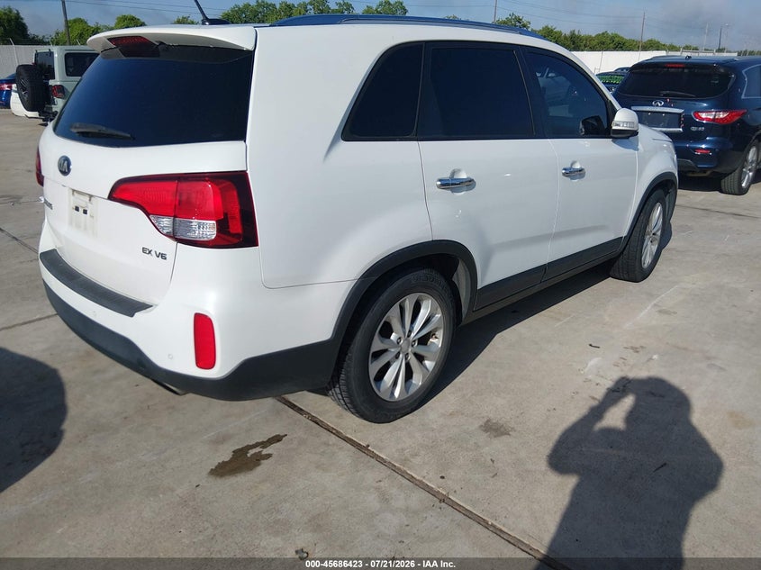 2015 Kia Sorento VIN 5XYKU4A77FG597926 IAAI salvage auction — NORMAL WEAR, Original (Texas), sold $675 on 2026-07-24 (photo 4)
