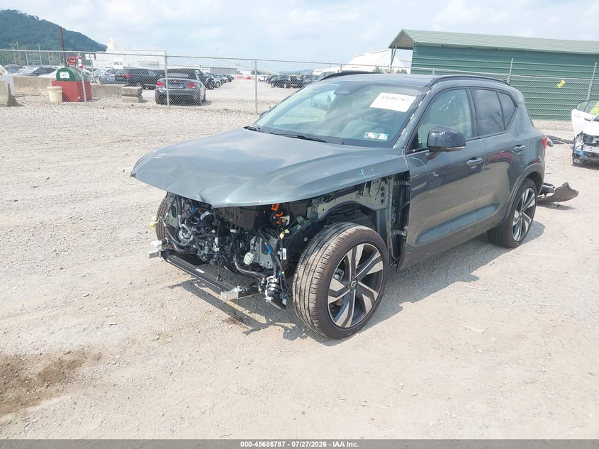 2026 Volvo Xc40 VIN YV4L12UC4T2772243 IAAI salvage auction — LEFT FRONT, Salvage (Pennsylvania), sold $8,000 on 2026-08-02 (photo 2)