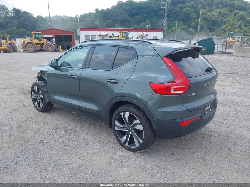 2026 Volvo Xc40 VIN YV4L12UC4T2772243 IAAI salvage auction — LEFT FRONT, Salvage (Pennsylvania), sold $8,000 on 2026-08-02 (photo 3)