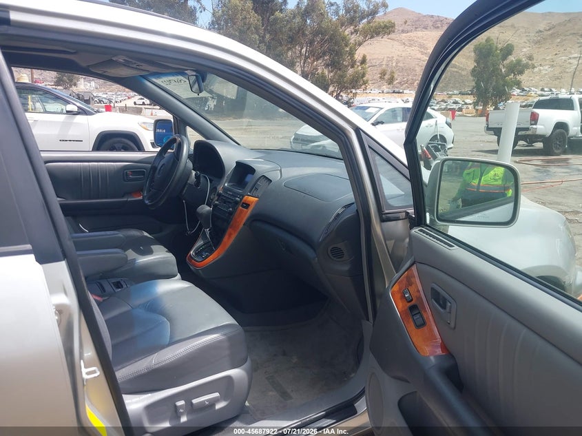 1999 Lexus Rx 300 VIN JT6GF10U7X0034492 IAAI salvage auction — NORMAL WEAR, Clear - Dealer Only (California), sold $350 on 2026-07-28 (photo 5)