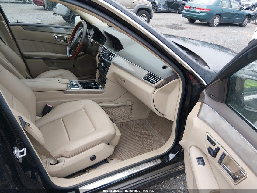 2010 Mercedes-benz E-class VIN WDDHF8HB7AA056850 IAAI salvage auction — NORMAL WEAR, Clear (Delaware), sold $725 on 2026-08-03 (photo 5)
