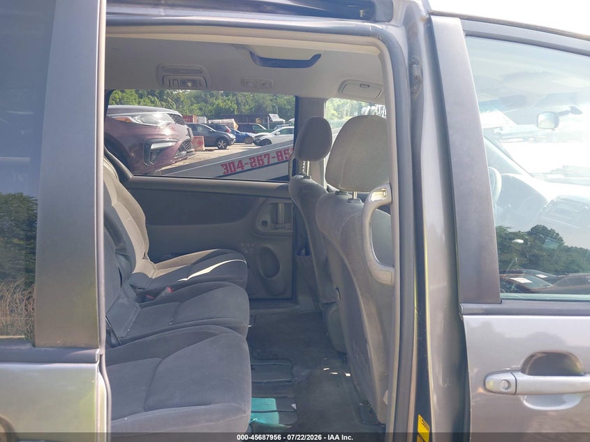 2004 Toyota Sienna VIN 5TDZA23C44S092111 IAAI salvage auction — NORMAL WEAR, Clear (Maryland), sold $400 on 2026-07-30 (photo 8)