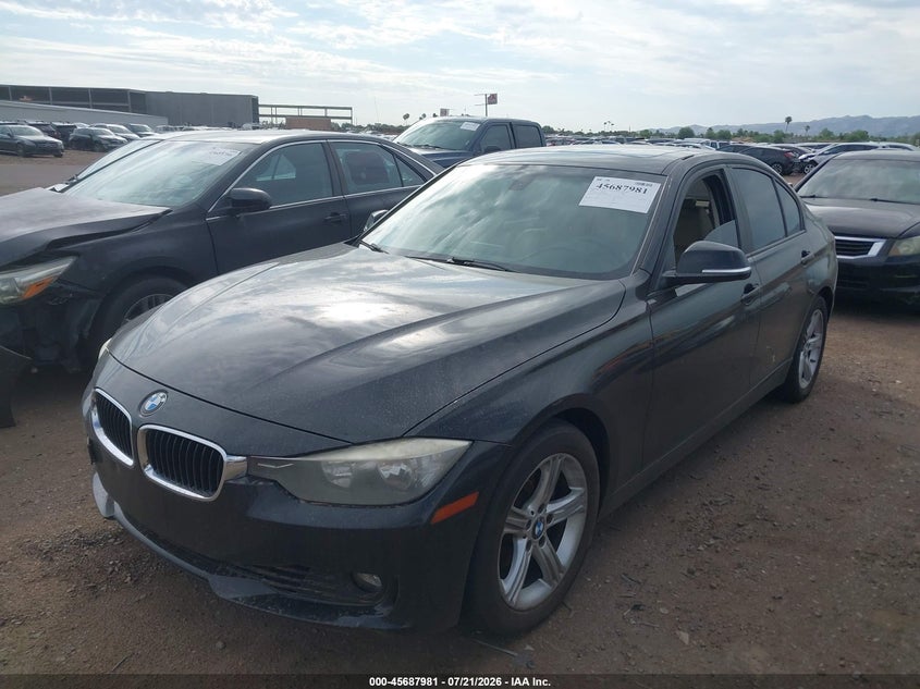 2013 BMW 3 series VIN WBA3A5G54DNP26068 IAAI salvage auction — NORMAL WEAR, Clear-Dealer Only (Arizona), sold $25 on 2026-07-28 (photo 2)