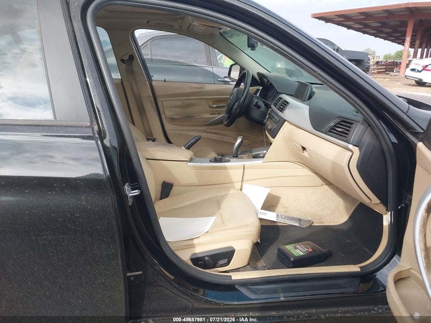 2013 BMW 3 series VIN WBA3A5G54DNP26068 IAAI salvage auction — NORMAL WEAR, Clear-Dealer Only (Arizona), sold $25 on 2026-07-28 (photo 5)