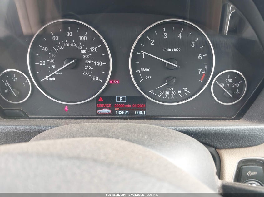 2013 BMW 3 series VIN WBA3A5G54DNP26068 IAAI salvage auction — NORMAL WEAR, Clear-Dealer Only (Arizona), sold $25 on 2026-07-28 (photo 7)