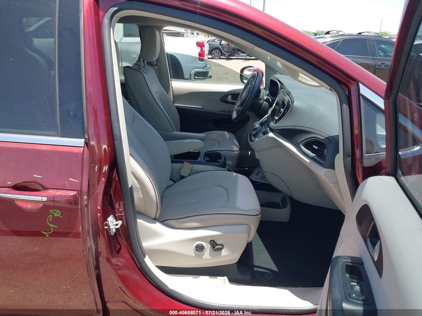 2017 Chrysler Pacifica VIN 2C4RC1GG6HR668782 IAAI salvage auction — RIGHT REAR, Original (Texas), sold $7,700 on 2026-08-22 (photo 5)