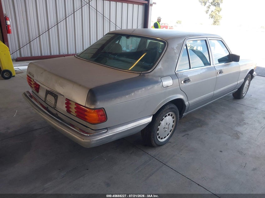 1991 Mercedes-benz 300 VIN WDBCA24D5MA574319 IAAI salvage auction — NORMAL WEAR, Clear - Dealer Only (California), sold $25 on 2026-07-28 (photo 4)