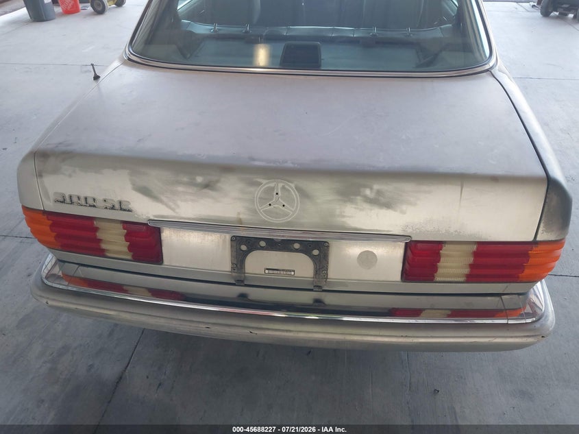 1991 Mercedes-benz 300 VIN WDBCA24D5MA574319 IAAI salvage auction — NORMAL WEAR, Clear - Dealer Only (California), sold $25 on 2026-07-28 (photo 6)