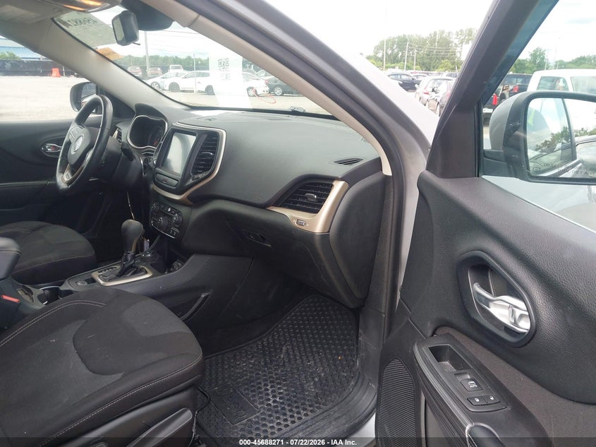 2015 Jeep Cherokee VIN 1C4PJMCS0FW577813 IAAI salvage auction — FRONT END, Wait Title, sold $750 on 2026-08-07 (photo 5)