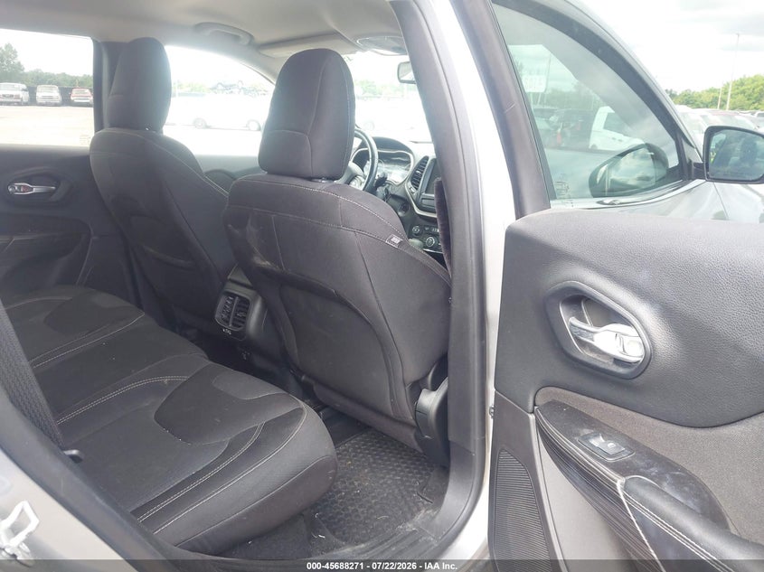 2015 Jeep Cherokee VIN 1C4PJMCS0FW577813 IAAI salvage auction — FRONT END, Wait Title, sold $750 on 2026-08-07 (photo 8)