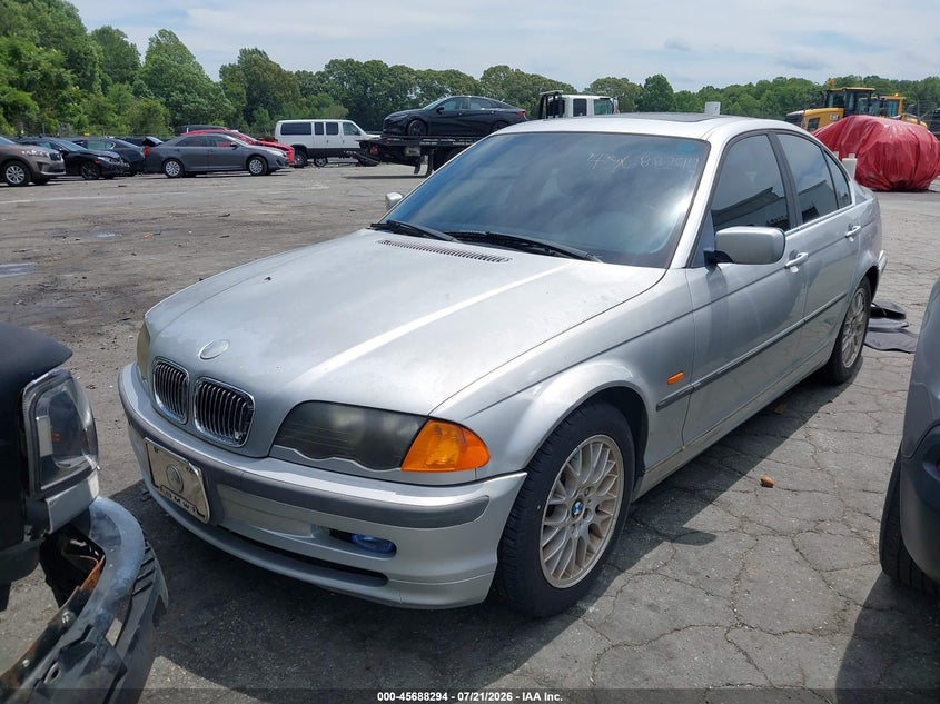 2000 BMW 3 series VIN WBAAM5332YFR15191 IAAI salvage auction — NORMAL WEAR, Clear (North Carolina), sold $300 on 2026-07-30 (photo 2)