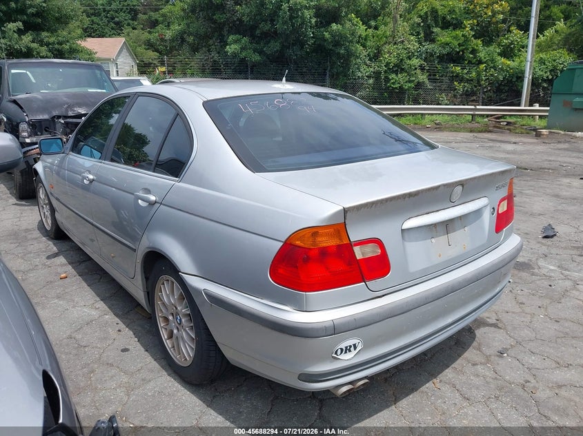 2000 BMW 3 series VIN WBAAM5332YFR15191 IAAI salvage auction — NORMAL WEAR, Clear (North Carolina), sold $300 on 2026-07-30 (photo 3)