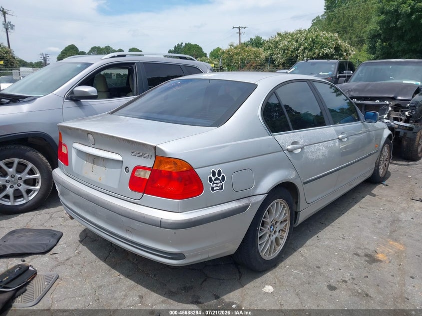 2000 BMW 3 series VIN WBAAM5332YFR15191 IAAI salvage auction — NORMAL WEAR, Clear (North Carolina), sold $300 on 2026-07-30 (photo 4)
