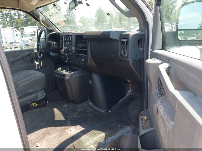 2018 Chevrolet Express 3500 VIN 1GAZGPFG1J1291421 IAAI salvage auction — NORMAL WEAR, Clear (Florida), sold $11,300 on 2026-09-02 (photo 5)