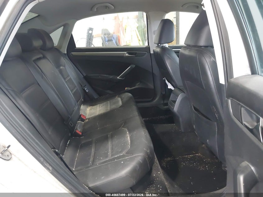 2018 Volkswagen Passat VIN 1VWAA7A3XJC004086 IAAI salvage auction — LEFT FRONT, Salvage Title, sold $750 on 2026-08-26 (photo 8)