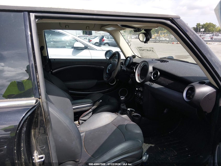 2012 Mini Cooper VIN WMWSV3C52CTY29798 IAAI salvage auction — NORMAL WEAR, Clear-Dealer Only (North Carolina), sold $475 on 2026-08-10 (photo 5)