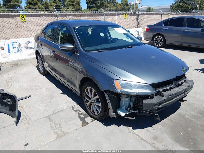 2013 Volkswagen Jetta VIN 3VWDP7AJ5DM426392 IAAI salvage auction — RIGHT FRONT, Wait Title, sold $825 on 2026-08-03 (photo 1)