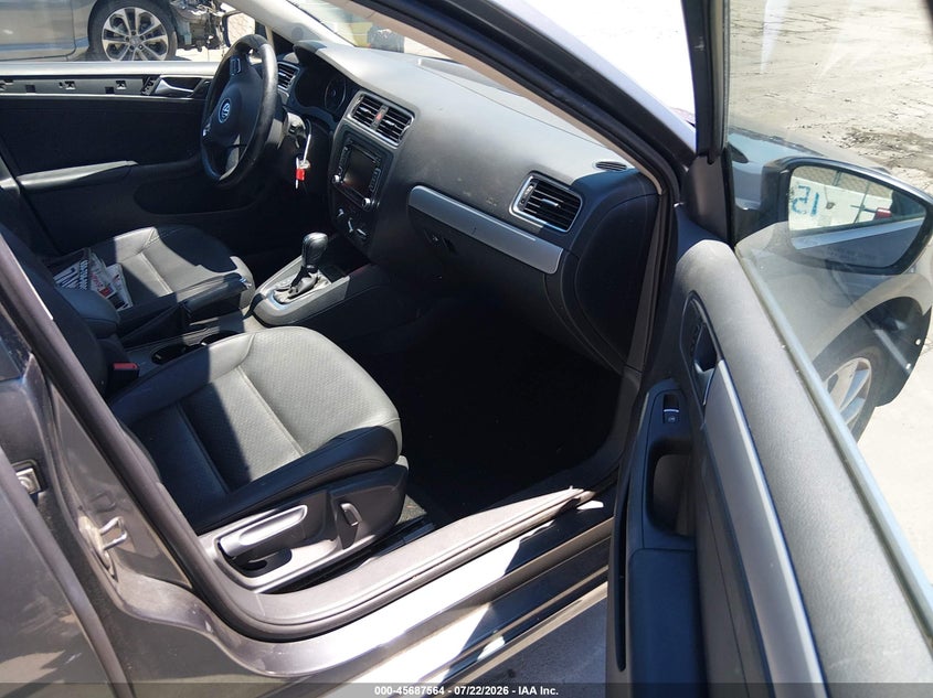 2013 Volkswagen Jetta VIN 3VWDP7AJ5DM426392 IAAI salvage auction — RIGHT FRONT, Wait Title, sold $825 on 2026-08-03 (photo 5)