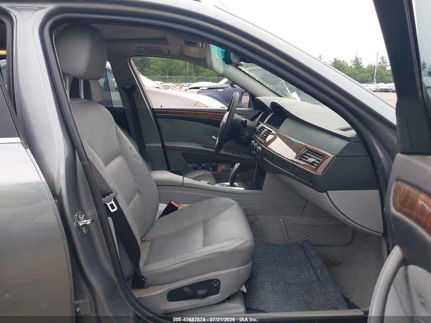 2008 BMW 5 series VIN WBAPT73528CX00390 IAAI salvage auction — NORMAL WEAR, Clear (Massachusetts), sold $500 on 2026-08-01 (photo 5)