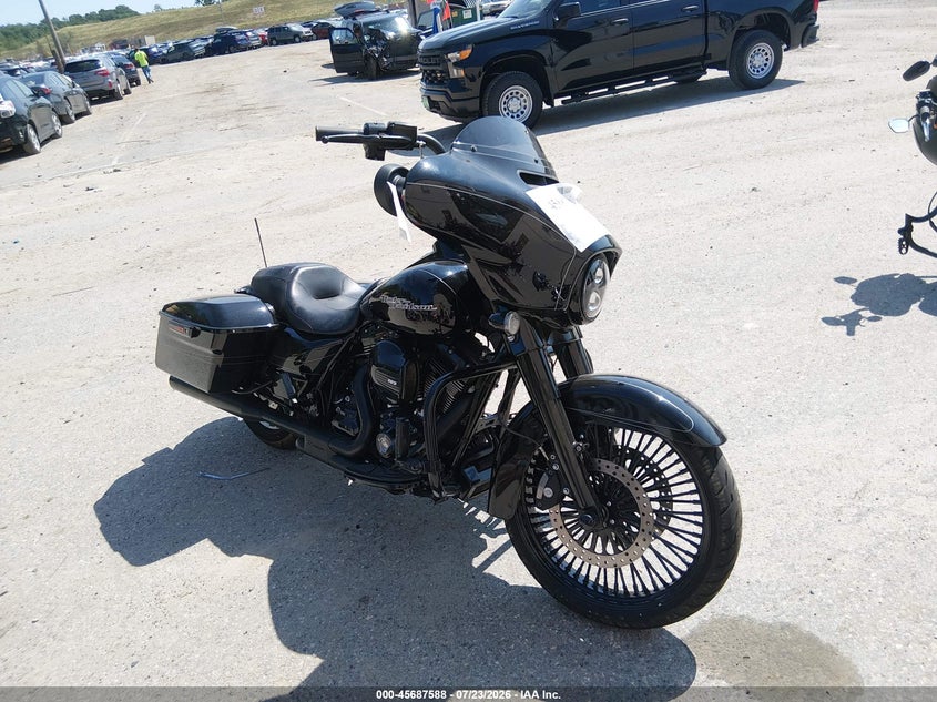 2016 Harley-davidson Street glide VIN 1HD1KRM18GB672634 — IAAI salvage auction photo