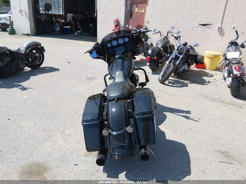 2016 Harley-davidson Street glide VIN 1HD1KRM18GB672634 IAAI salvage auction — UNKNOWN, Wait Title, sold $7,100 on 2026-09-09 (photo 6)