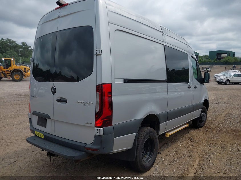 2020 Mercedes-benz Sprinter VIN W1W8EB6Y6LT031516 IAAI salvage auction — RIGHT SIDE, Wait Title, sold $21,975 on 2026-08-25 (photo 4)