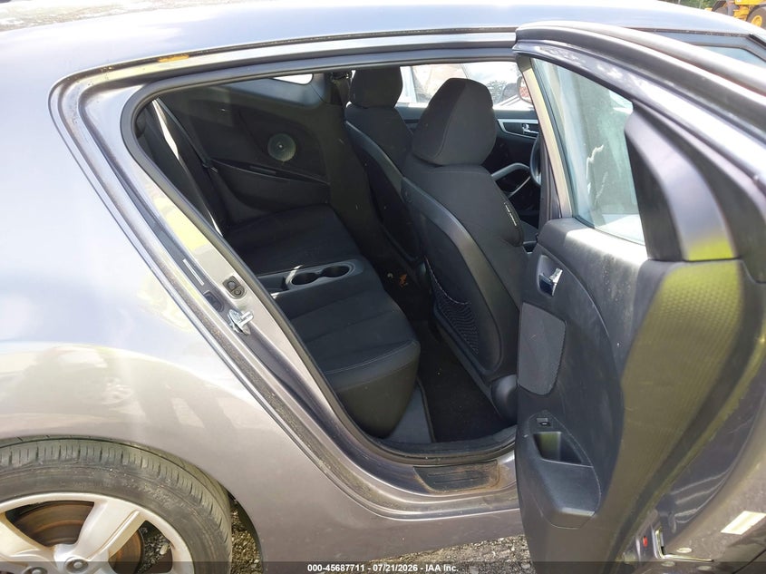 2015 Hyundai Veloster VIN KMHTC6AD3FU236910 IAAI salvage auction — NORMAL WEAR, Clear (Georgia), sold $125 on 2026-07-31 (photo 8)