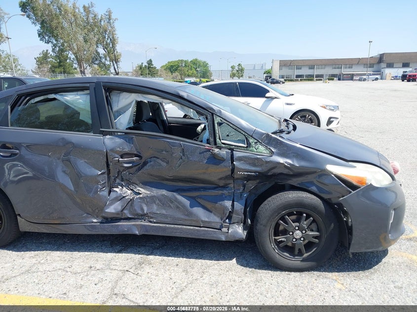2014 Toyota Prius VIN JTDKN3DU7E1770593 IAAI salvage auction — RIGHT SIDE, Non-Repairable (California), sold $25 on 2026-07-28 (photo 6)