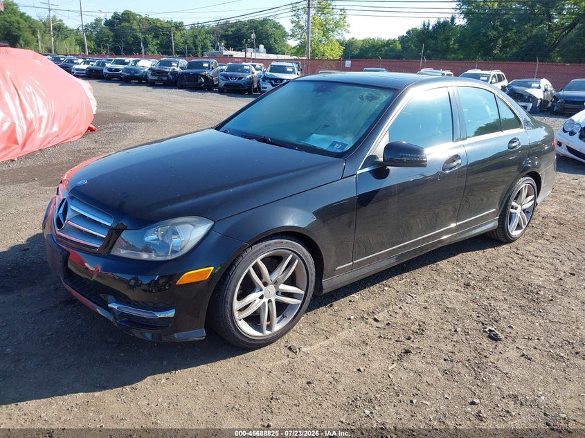 2013 Mercedes-benz C-klasse VIN WDDGF8AB0DR284393 IAAI salvage auction — WATER/FLOOD, Salvage Title, sold $1,200 on 2026-08-13 (photo 2)
