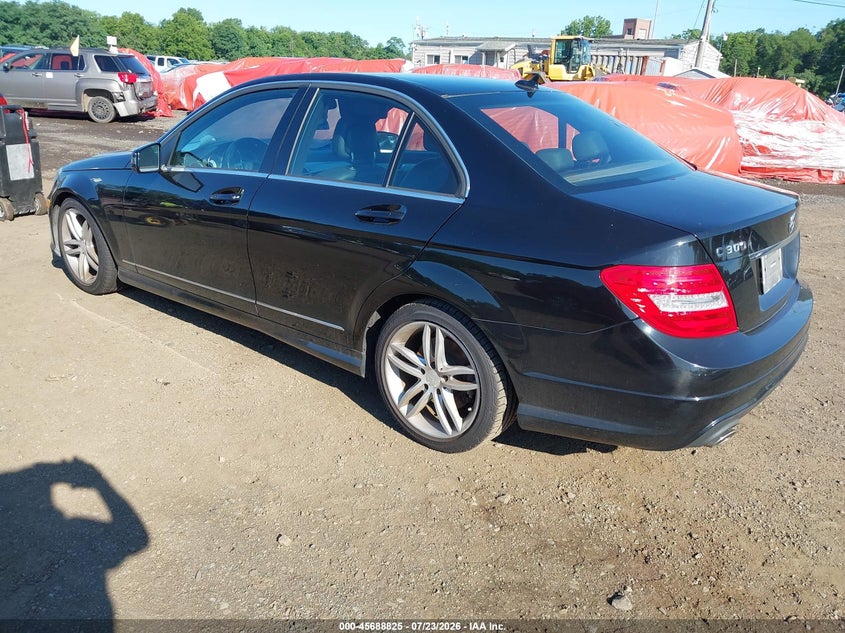 2013 Mercedes-benz C-klasse VIN WDDGF8AB0DR284393 IAAI salvage auction — WATER/FLOOD, Salvage Title, sold $1,200 on 2026-08-13 (photo 3)