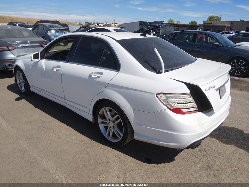 2014 Mercedes-benz C class VIN WDDGF4HB2ER312016 IAAI salvage auction — NORMAL WEAR, Clear (Tennessee), sold $900 on 2026-08-05 (photo 3)