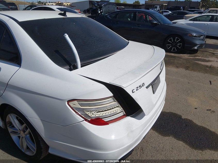 2014 Mercedes-benz C class VIN WDDGF4HB2ER312016 IAAI salvage auction — NORMAL WEAR, Clear (Tennessee), sold $900 on 2026-08-05 (photo 6)