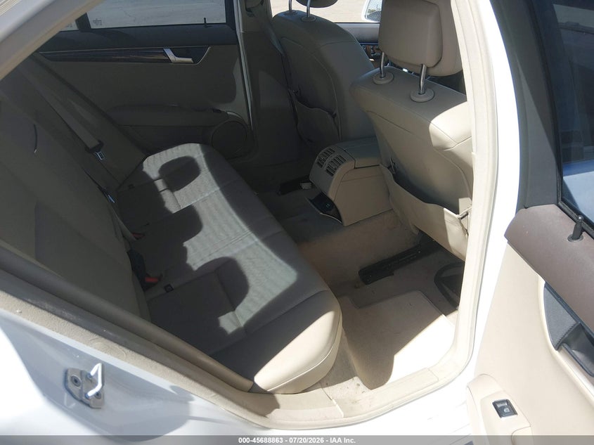 2014 Mercedes-benz C class VIN WDDGF4HB2ER312016 IAAI salvage auction — NORMAL WEAR, Clear (Tennessee), sold $900 on 2026-08-05 (photo 8)