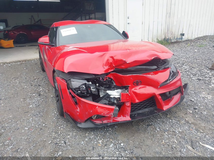2020 Toyota Supra VIN WZ1DB4C0XLW021553 — IAAI salvage auction photo