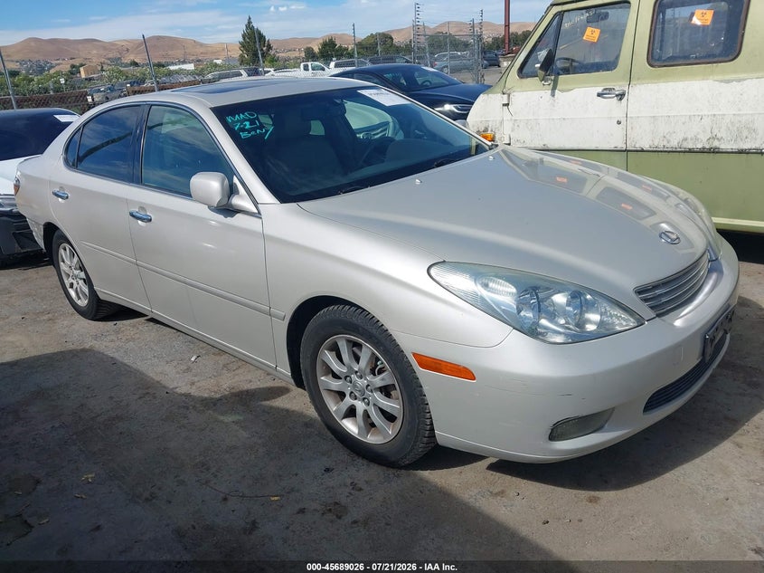 2004 Lexus ES VIN JTHBA30G840015919 IAAI salvage auction — REAR END, Salvage (California), sold $925 on 2026-07-26 (photo 1)