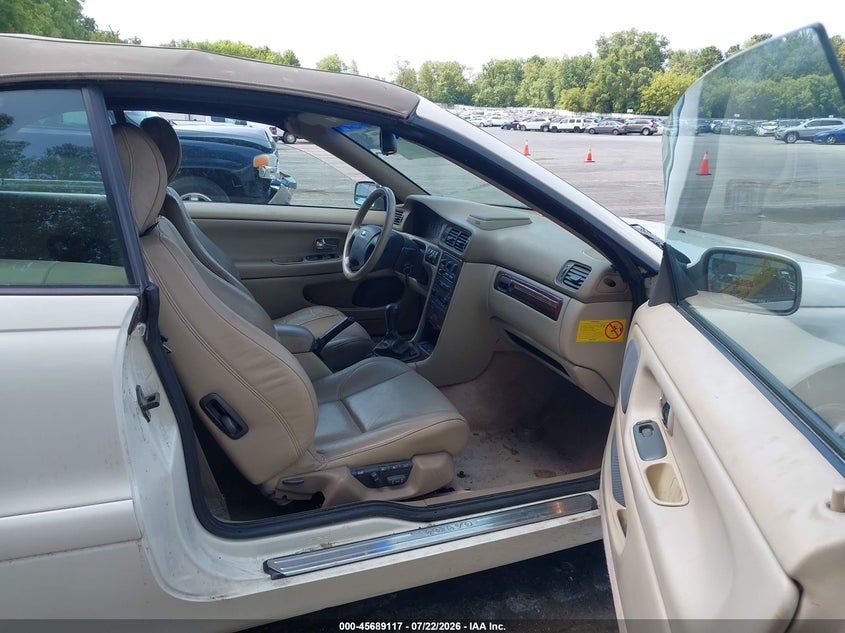 2000 Volvo C70 VIN YV1NC53D6YJ009875 IAAI salvage auction — NORMAL WEAR, Clear (Michigan), sold $525 on 2026-07-27 (photo 5)